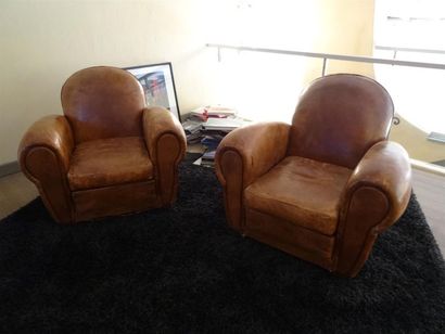 PAIRE DE FAUTEUILS CLUB En cuir. Années 1950....
