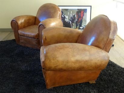 PAIRE DE FAUTEUILS CLUB En cuir. Années 1950....
