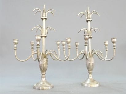 Paire de girandoles à cinq lumières en bronze...