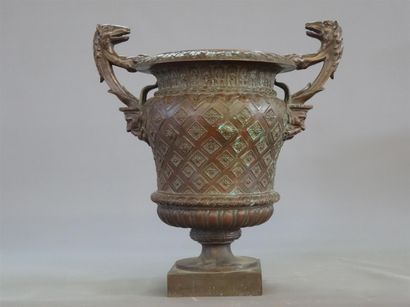 Vase sur piédouche en bronze et galvanoplastie...