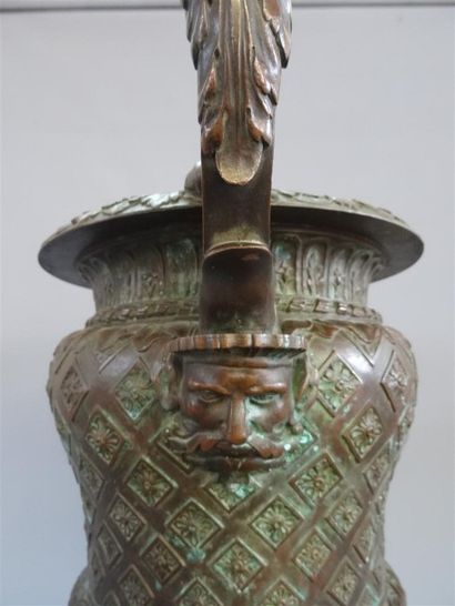 Vase sur piédouche en bronze et galvanoplastie...