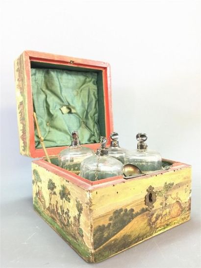 Coffret à parfum en bois laqué à décor en...