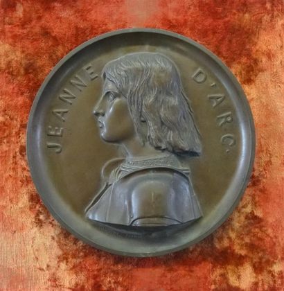 Henri CHAPU ( 1833-1891) Médaillon en bronze...