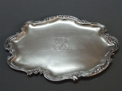 Plateau à cartes en argent de forme rocaille,...