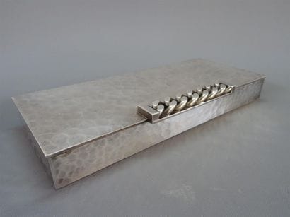 Jean DESPRÉS (1889-1980) Coffret allongé,...