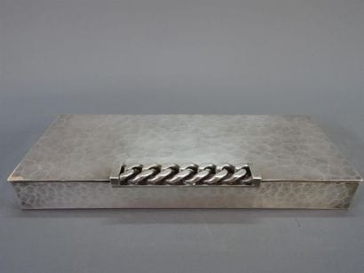 Jean DESPRÉS (1889-1980) Coffret allongé,...