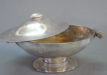 Jean DESPRÉS (1889-1980) Centre de table,...