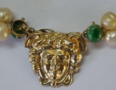 Collier de perles de cultures, serti de cabochons...