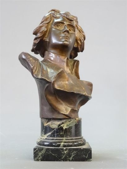 Luca MADRASSI (1849-1919) Buste de jeune...