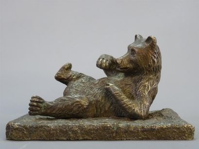 Ecole du XXème siècle Ours en bronze 6x9...