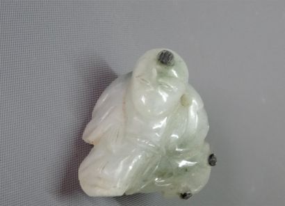 Pendentif en pierre dure sculptée Chine H....