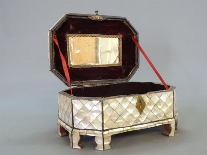 Coffret à bijoux Ottoman XIX° en placage...