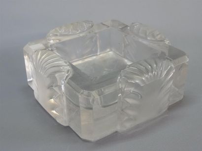 LALIQUE France Cendrier en verre blanc moulé-pressé...