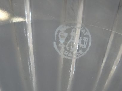 BACCARAT Pied de lampe en cristal satiné...