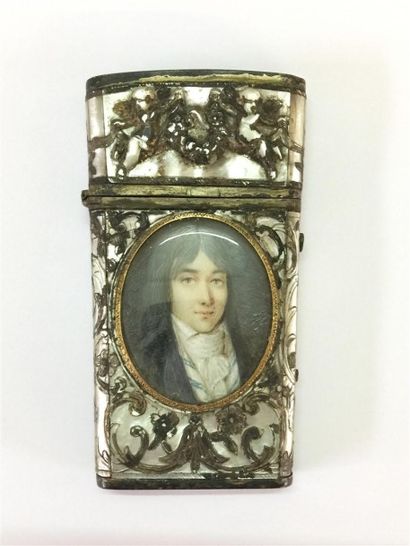 Carnet de bal en nacre, argent niellé et...