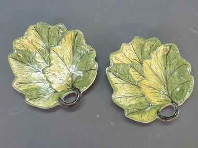 Clamecy Paire de présentoirs en faïence en...