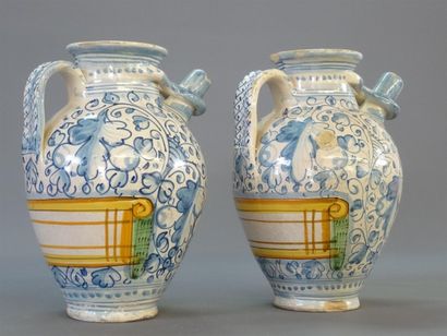 Montelupo Paire de chevrettes en faience...