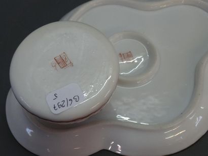 Samson Encrier en deux parties, en porcelaine...