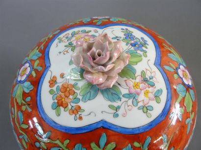 Paris Pot couvert de style asiatique en porcelaine...