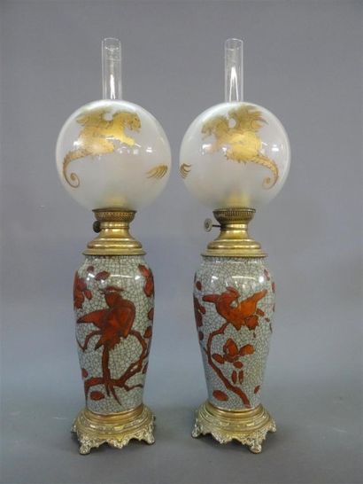 Paire de lampes à pétrole en céramique asiatique...