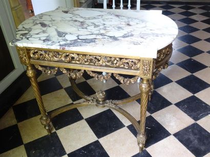 Table de salon de style Louis XVI en bois...