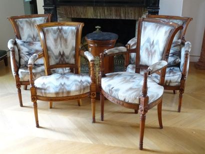Suite de quatre sièges de style Directoire...