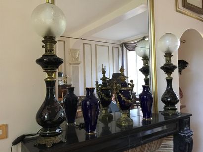 Paire de lampes à huile en verre noir de...