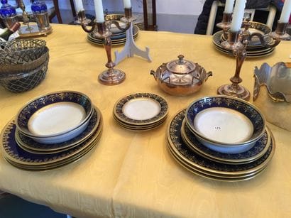 La Reine France à Limoges : Service de table...