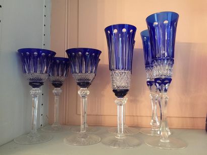 SAINT LOUIS : 4 verres à vin et 2 flutes...