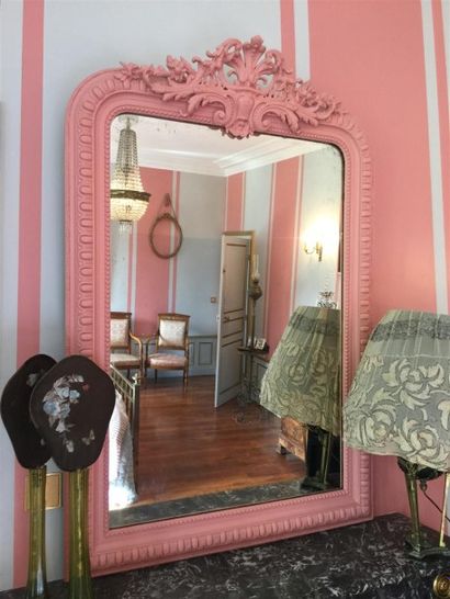 Miroir de cheminée peint en rose 

130x9...