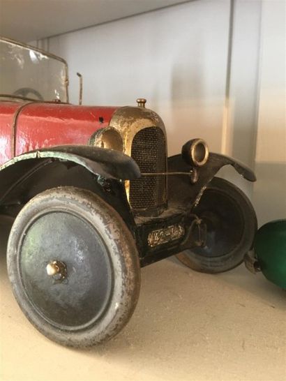 Véhicule André CITROEN.

L_37cm

Manques...