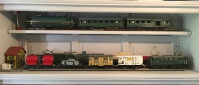 Train JEP: Rame deux locomotives, 8 wagons...
