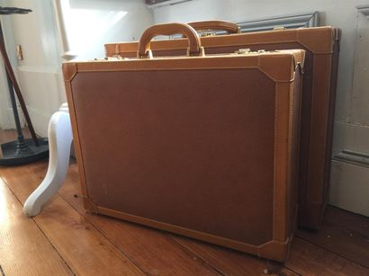 LANCEL : Deux valises rigides marquées Polo...