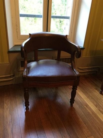 Fauteuil de bureau en acajou, pieds Jacob

Epoque...