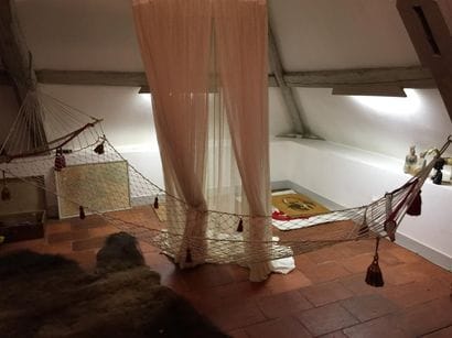 Deux mallettes de voyage, hamac et moust...