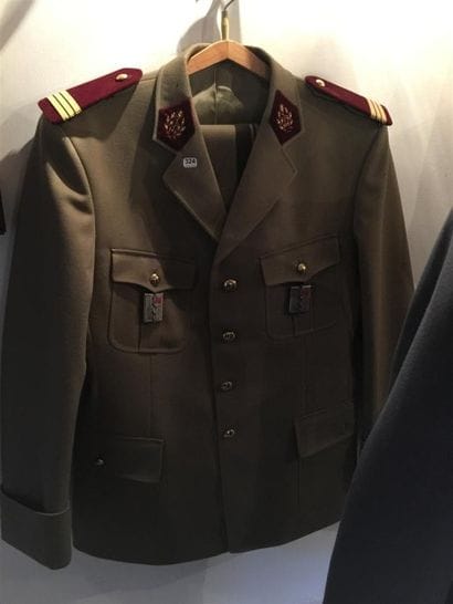 Uniforme kaki.