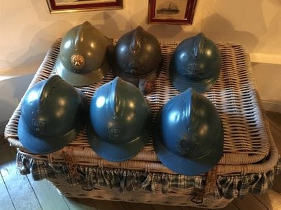 Lot de 6 casques militaires

*(Lot expéd...
