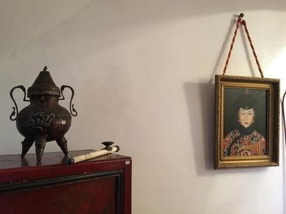 Portrait de femme chinoise moderne, pipe...