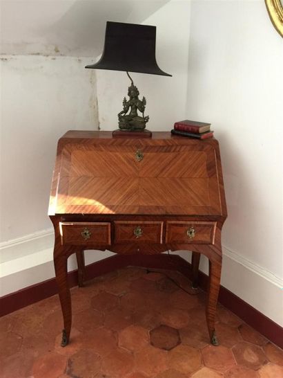 Bureau dos dos d'âne en acajou et placage...