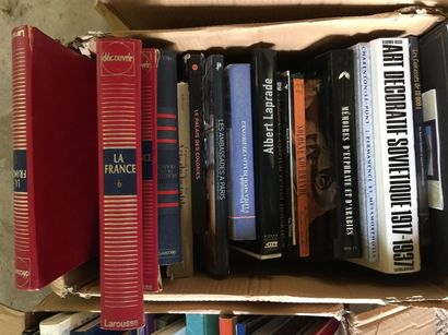 Lot de livres : les cuirassés, arts décoratifs...