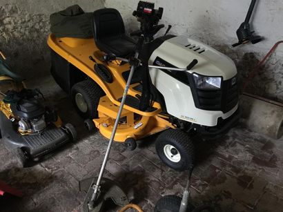 Tondeuse autoportée CubCadet serie 1000 et...