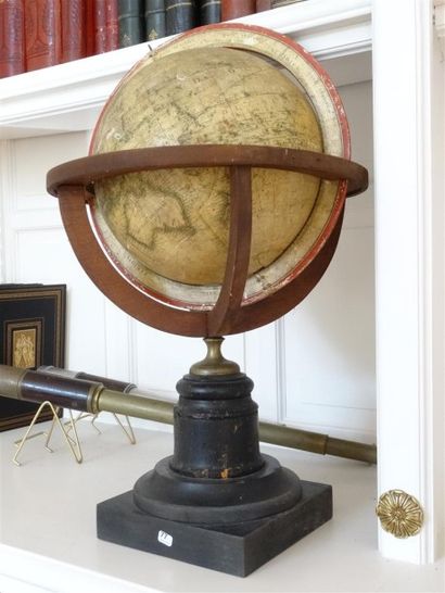 Globe Au compas d'Uranie, chez Bastien Aine...