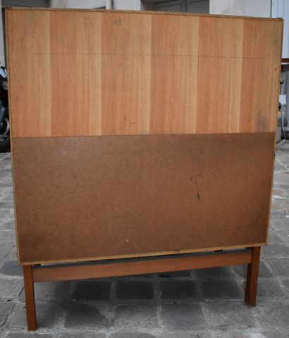 SECRÉTAIRE-COMMODE scandinave en teck.

Haut....