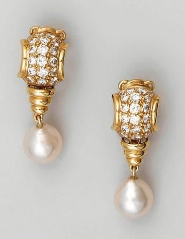 Paire de clips d'oreilles en or jaune, chacun...