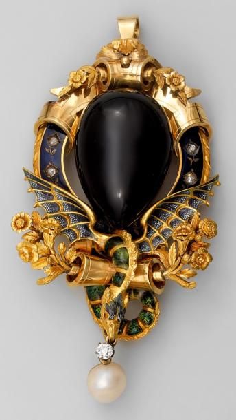 Importante broche en or jaune ornée d'un...