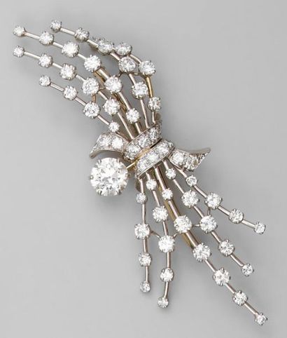 Broche faite d'une gerbe de filins sertis...