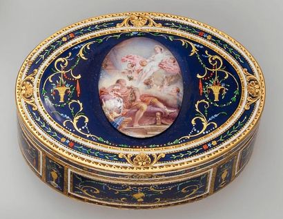 Boîte de forme ovale en or, émaillée polychrome...