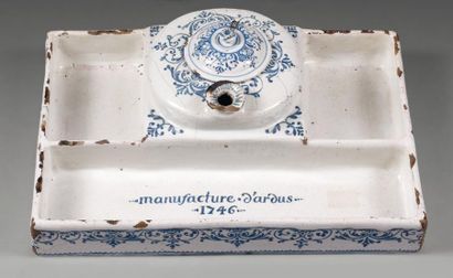 Ardus
Rare écritoire rectangulaire à trois...