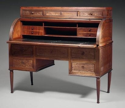 Bureau à cylindre à lamelles en noyer mouluré,...