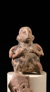 Lot composed of a Jalisco terracotta figure,...